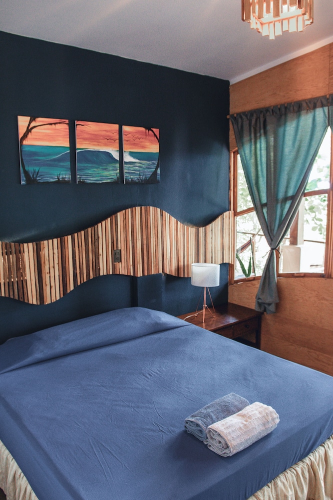 Master Bedroom In The Tree House (8)