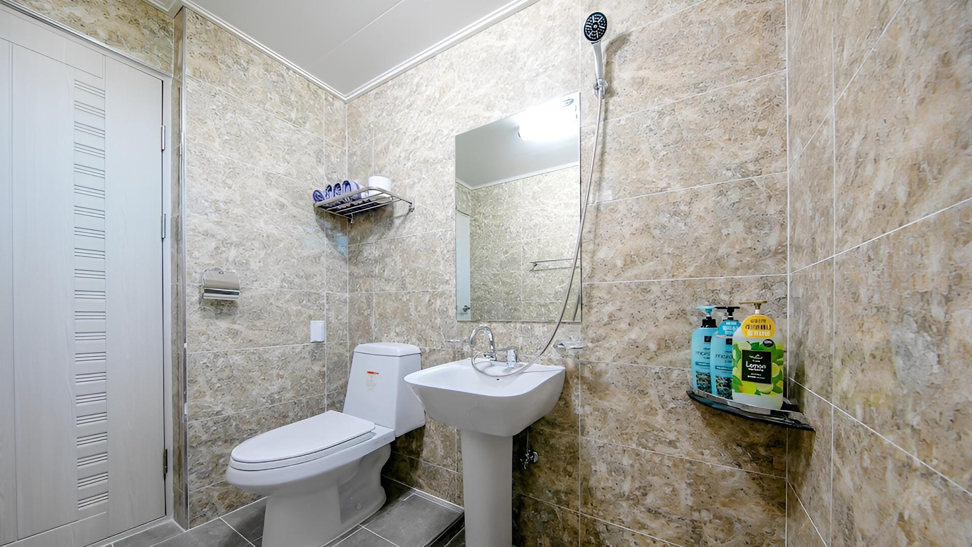 Basic Room, 1 Bedroom (103 ( F1 )) - Photo 7