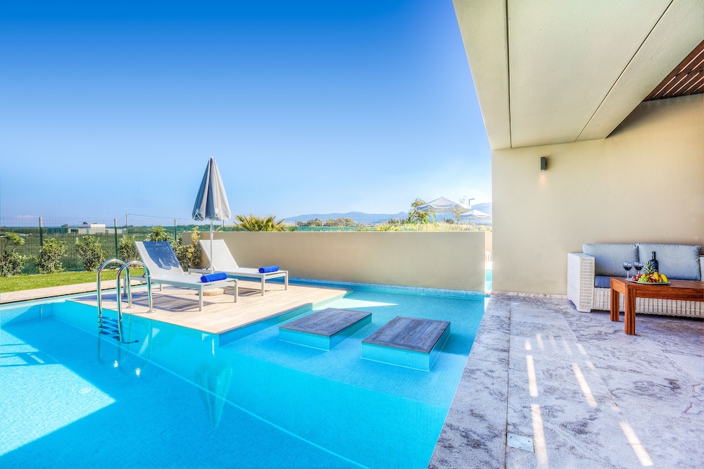 Deluxe Bungalow Suite with Private Pool - Photo 9