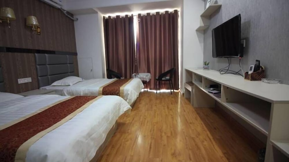 Standard Twin Room, 2 Twin Beds, City View photo 2