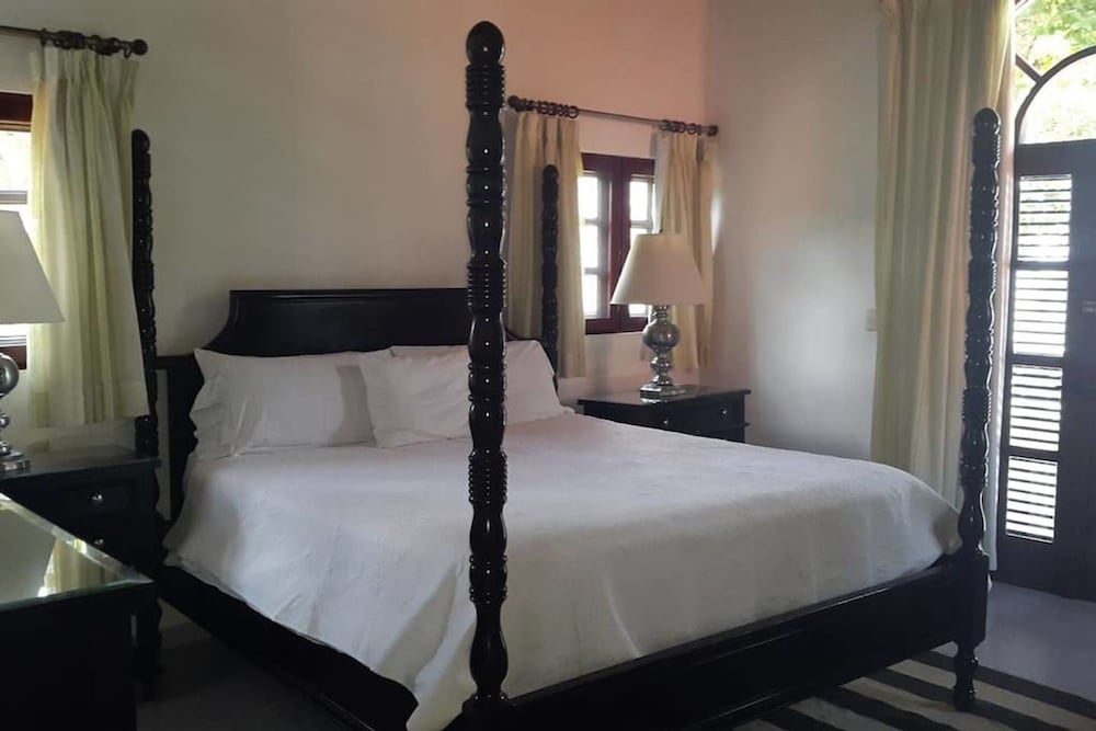 Villa (Multiple Bedrooms)