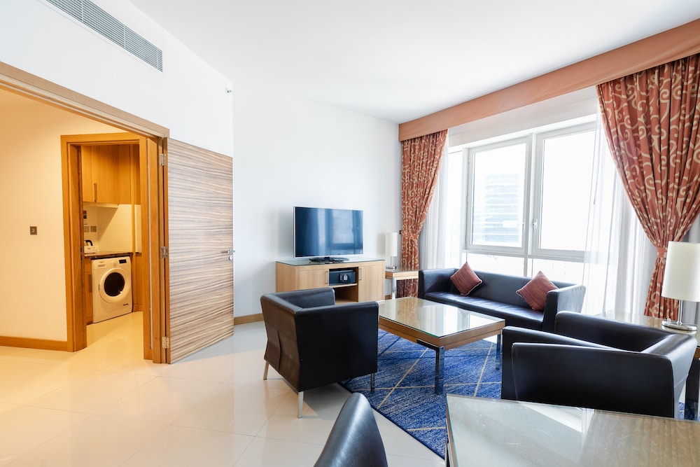 Suite, 1 Bedroom, Non Smoking - Complimentary Shuttle Service to Dubai Mall and Kite Beach photo 2