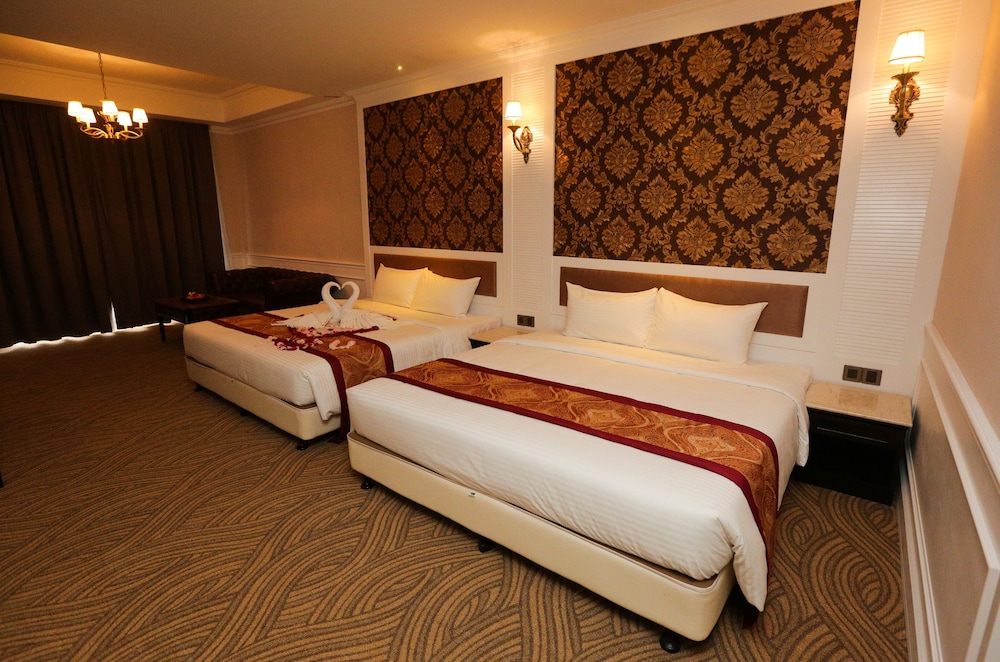Deluxe with Jacuzzi  For 2 photo 1
