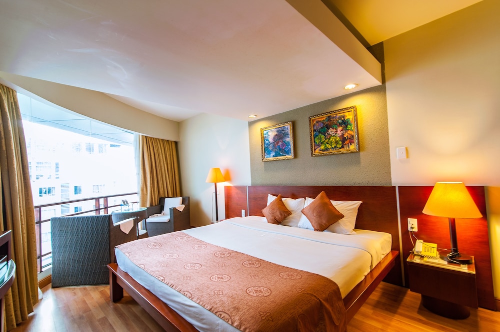 Deluxe Double Room, 1 Queen Bed, City View - Photo 2