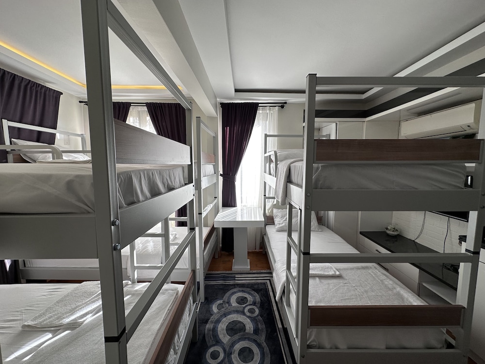 Comfort Shared Dormitory, Mixed Dorm, Non Smoking, City View photo 1