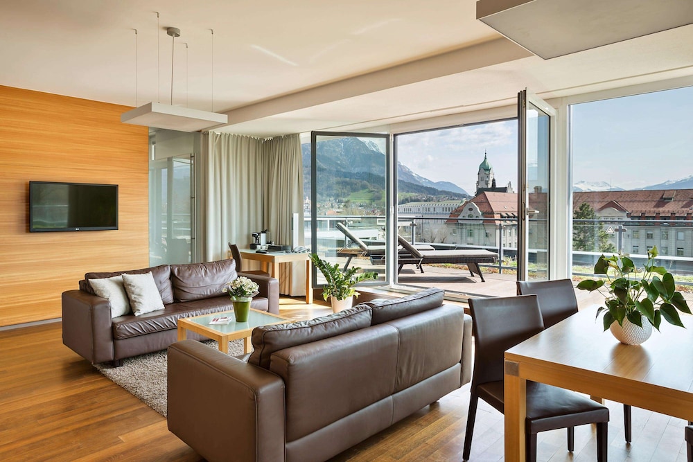 Suite - Photo 6