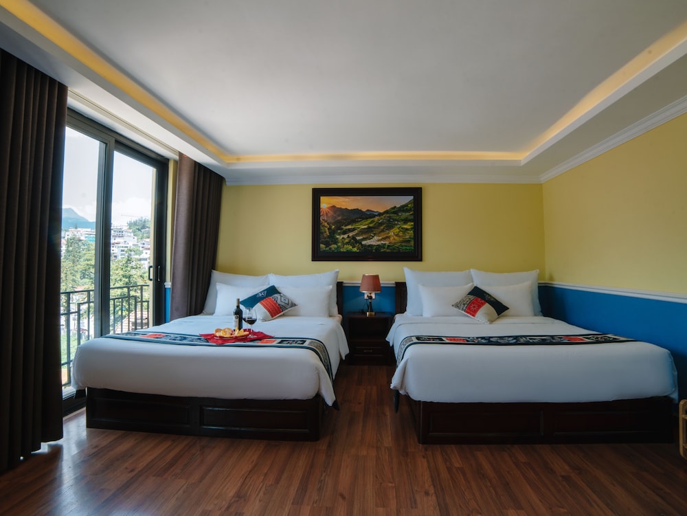 Executive Suite, 1 King Bed, Bay View - Photo 2