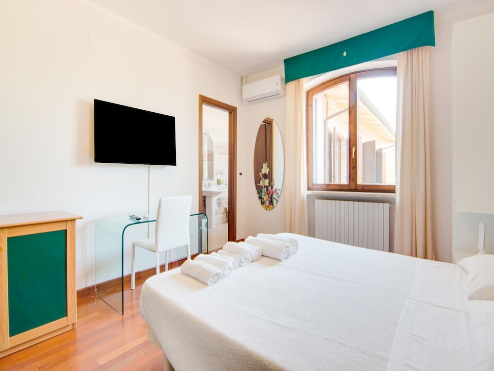 Villa photo 2