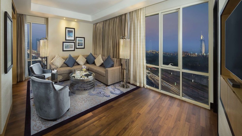 Corner Suite - Access to Snow Park in Ski Dubai for 2, Lounge Access including Afternoon Tea thumbnail 5