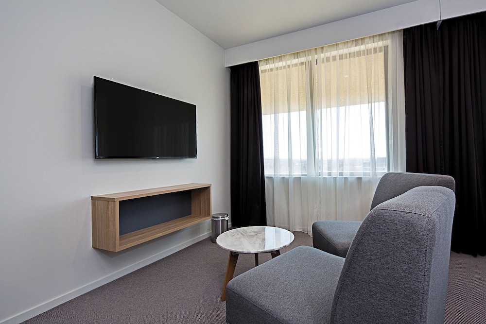 Suite (1 King Bed or 2 Twin Beds) photo 2