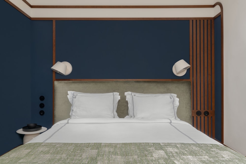 Tom Room photo 1