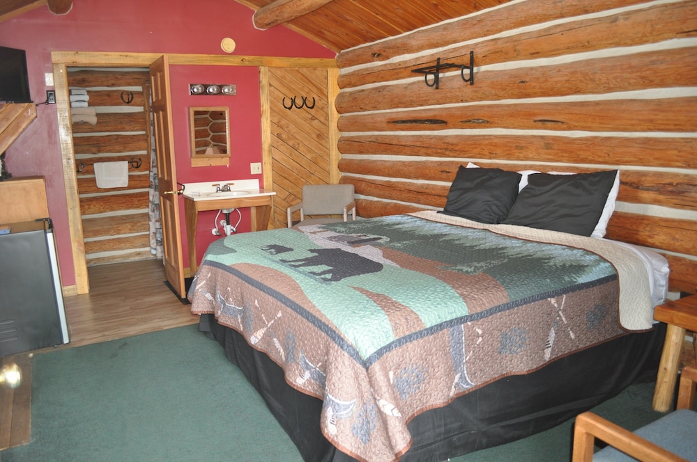 Romantic Cabin, 1 King Bed, Patio, Mountain View