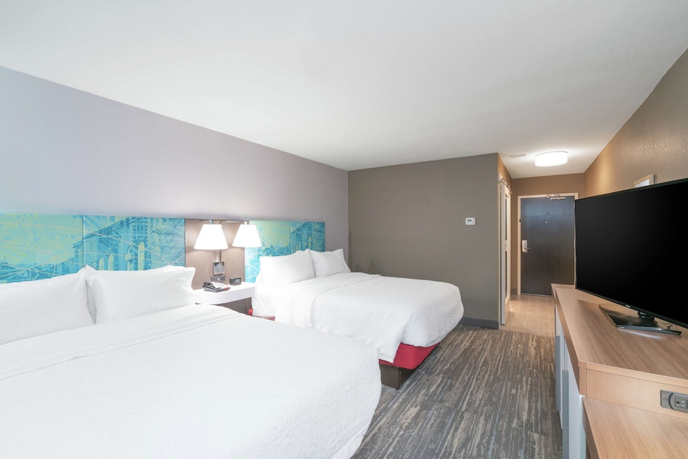 Room, 2 Queen Beds, Refrigerator - Photo 3
