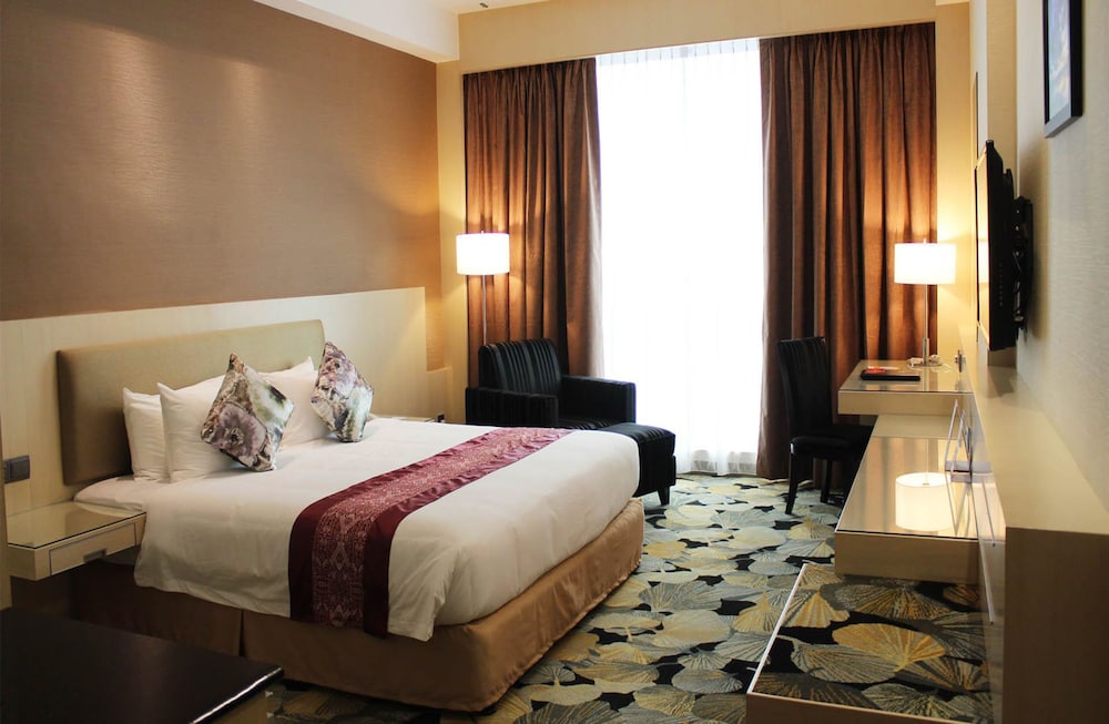 Superior Room, 1 King Bed photo 2