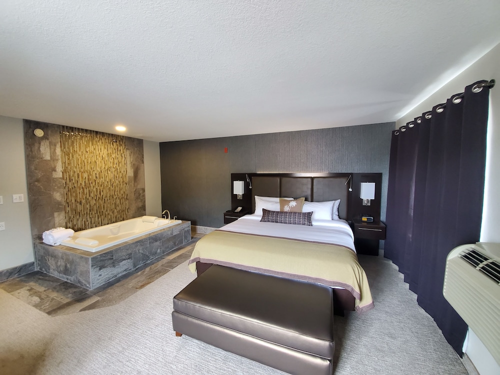 Luxury Suite, 1 King Bed, Non Smoking, Hot Tub