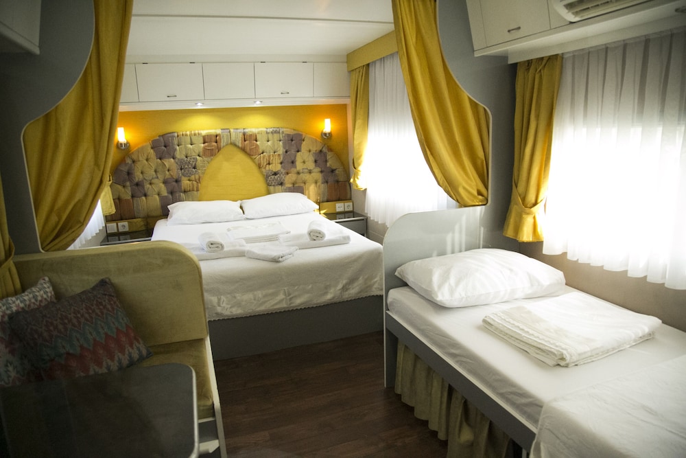 DELUXE KARAVAN 2 KISILIK photo 2