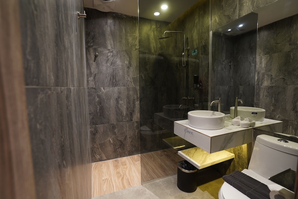 Premier Double or Twin Room - Photo 2