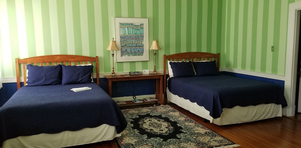Signature Room, 2 Queen Beds photo 3