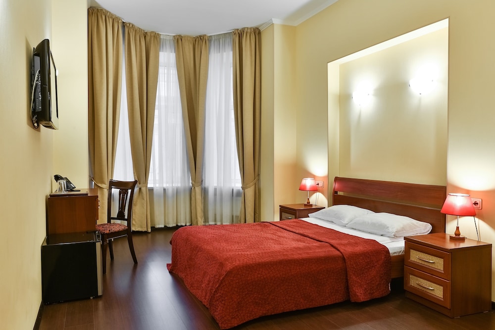 Standard Double or Twin Room photo 1