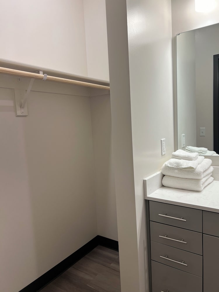 Family Condo, 4 Bedrooms, Private Bathroom, City View photo 2