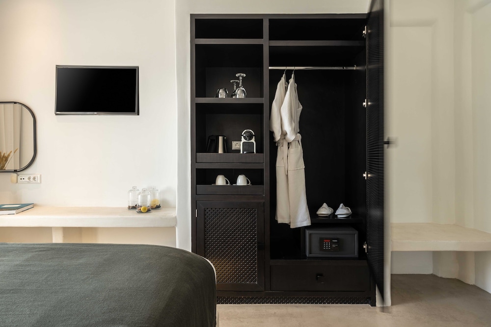 Superior Room Caldera View - Photo 6