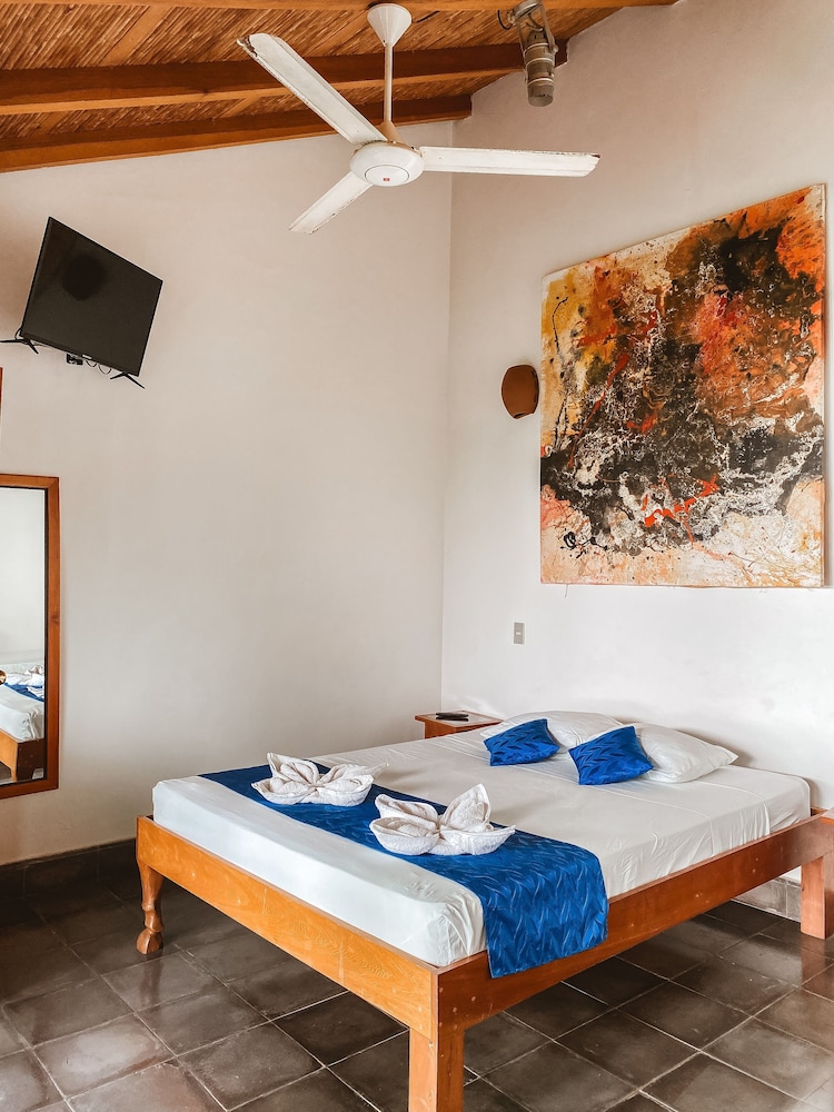 Double Room, 1 Queen Bed, Non Smoking, Garden View (AC Extra Charge)
