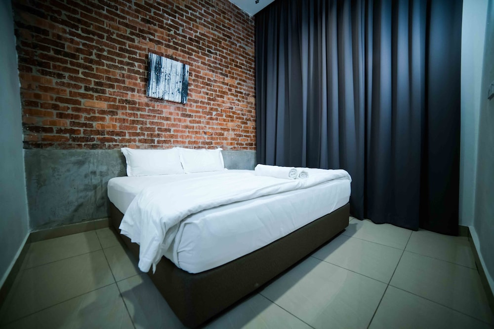 Deluxe Suite, 1 King Bed photo 2