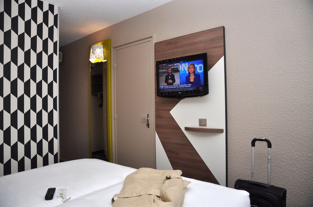 Standard Room, 2 Twin Beds photo 3