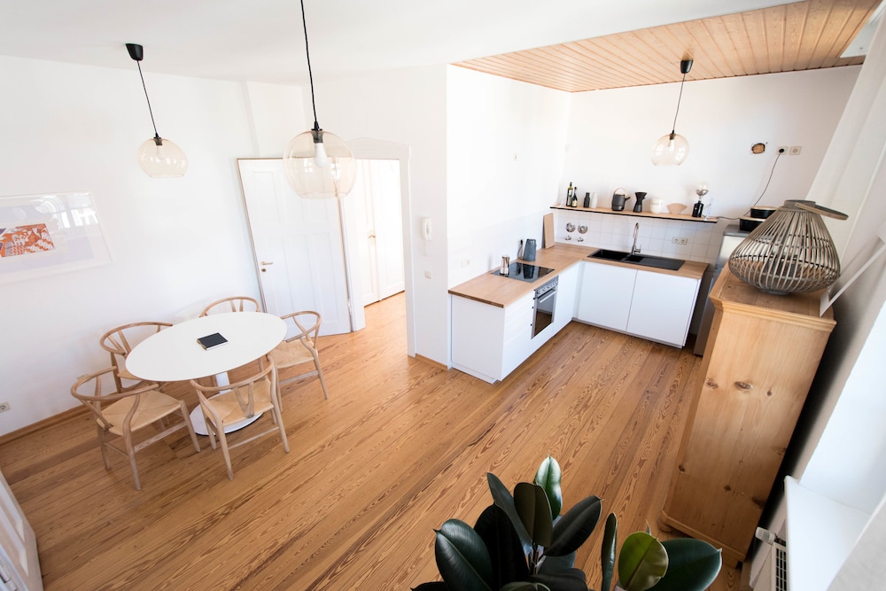 Design Condo, 2 Bedrooms, Kitchen, City View photo 2