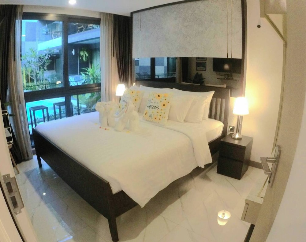 Apartment, 1 Bedroom, Balcony, Pool View