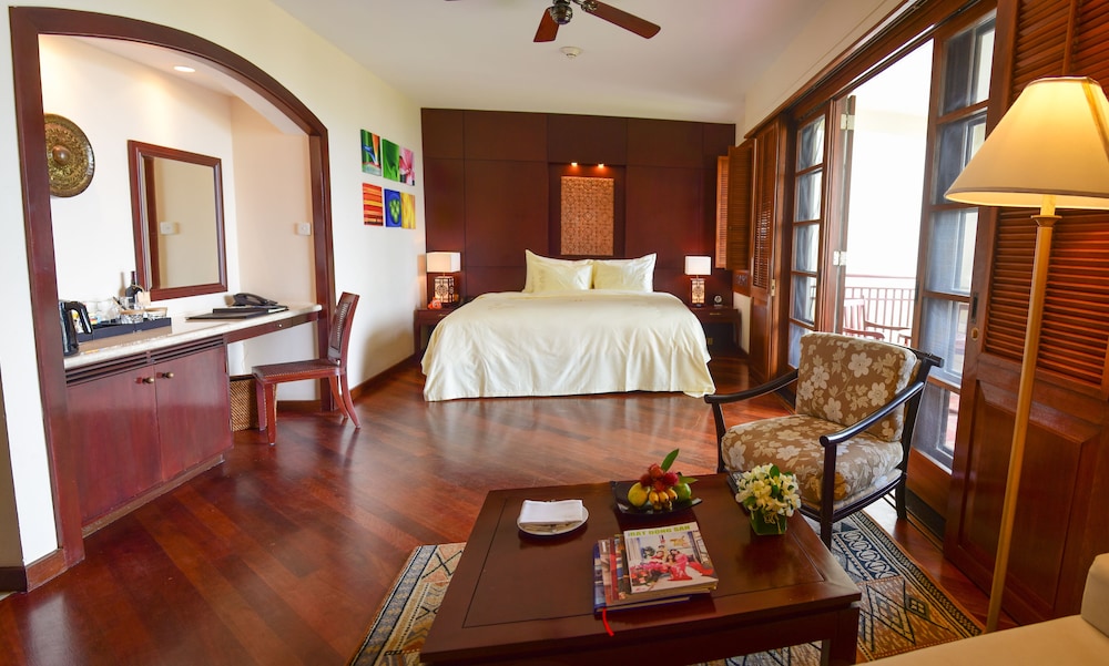 Deluxe Room, Ocean View - Photo 3