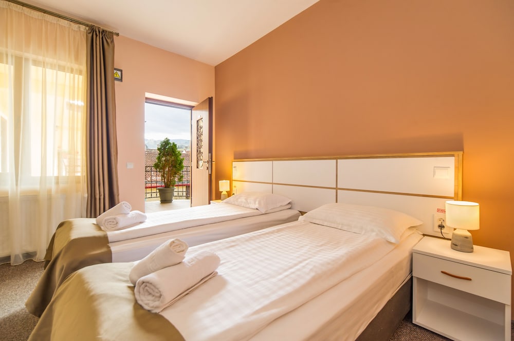 Standard Twin Room photo 2