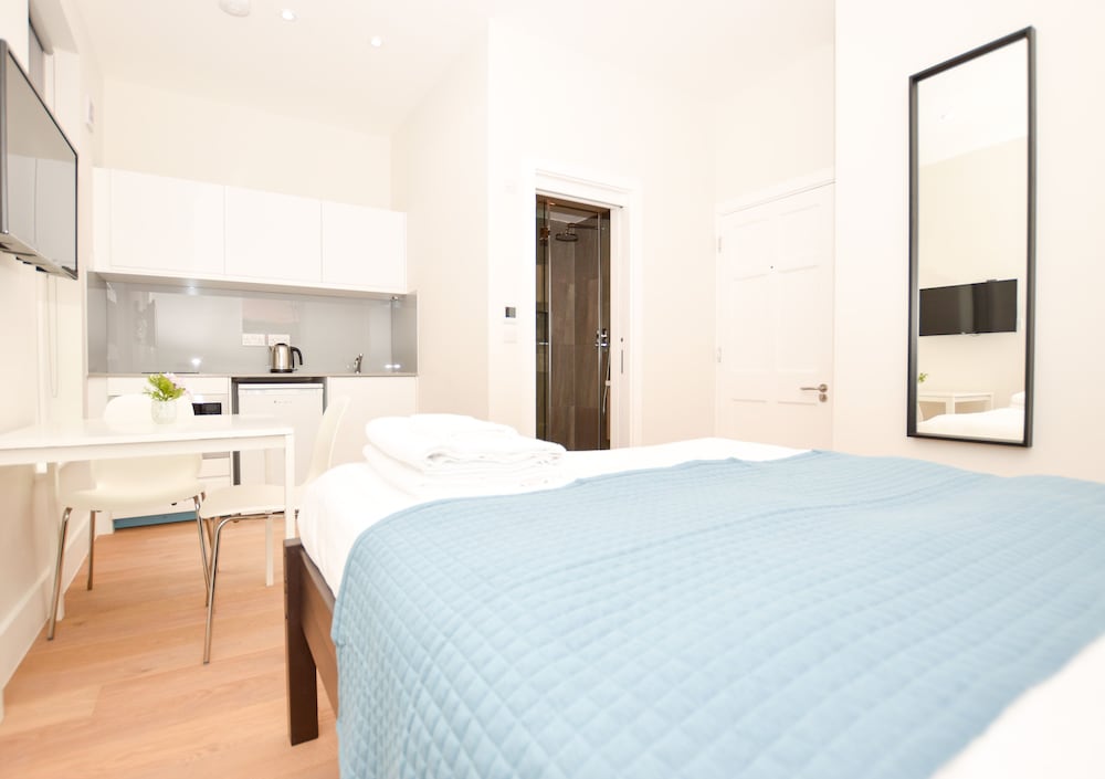 Small Studio Apartment photo 2