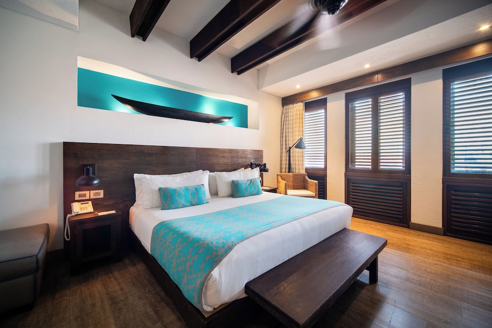 Deluxe Room, 1 King Bed photo 1