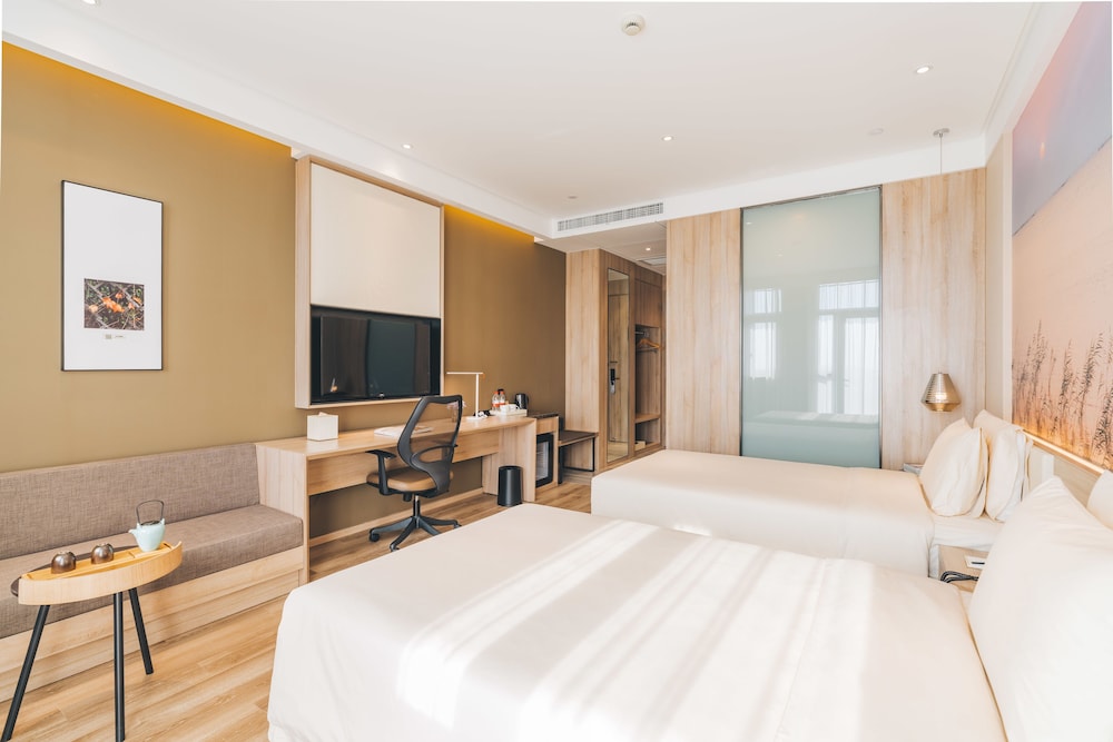 Room - Photo 3