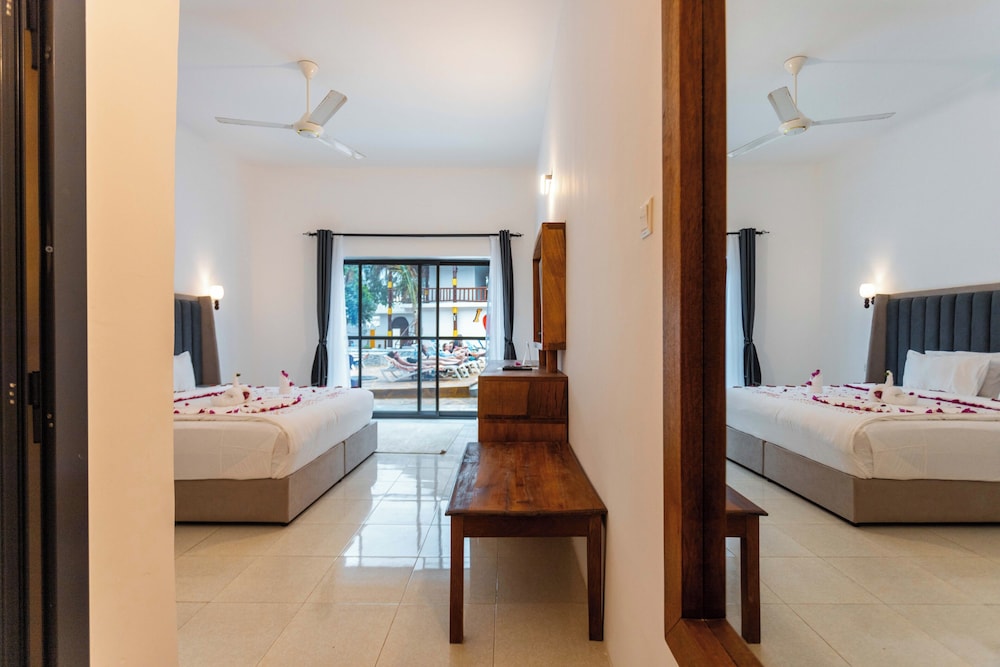 Luxury Double Room, Pool View