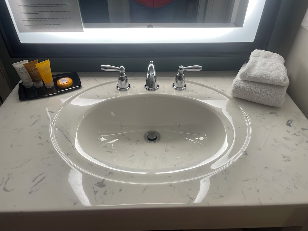 Standard Room, 2 Queen Beds, Non Smoking (Mobility, Roll-In Shower) photo 2