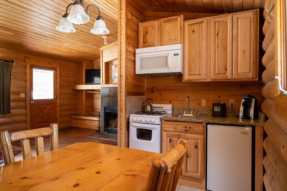Two Bedroom Riverfront Cabin - Photo 8