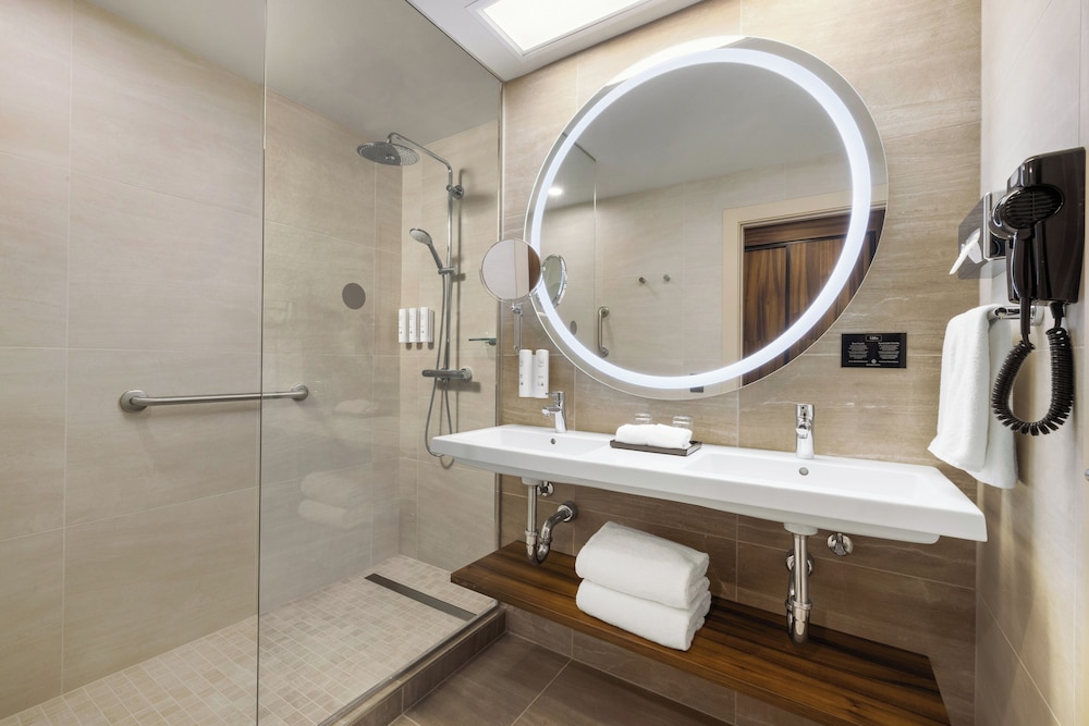 Deluxe Room (Hotwire)