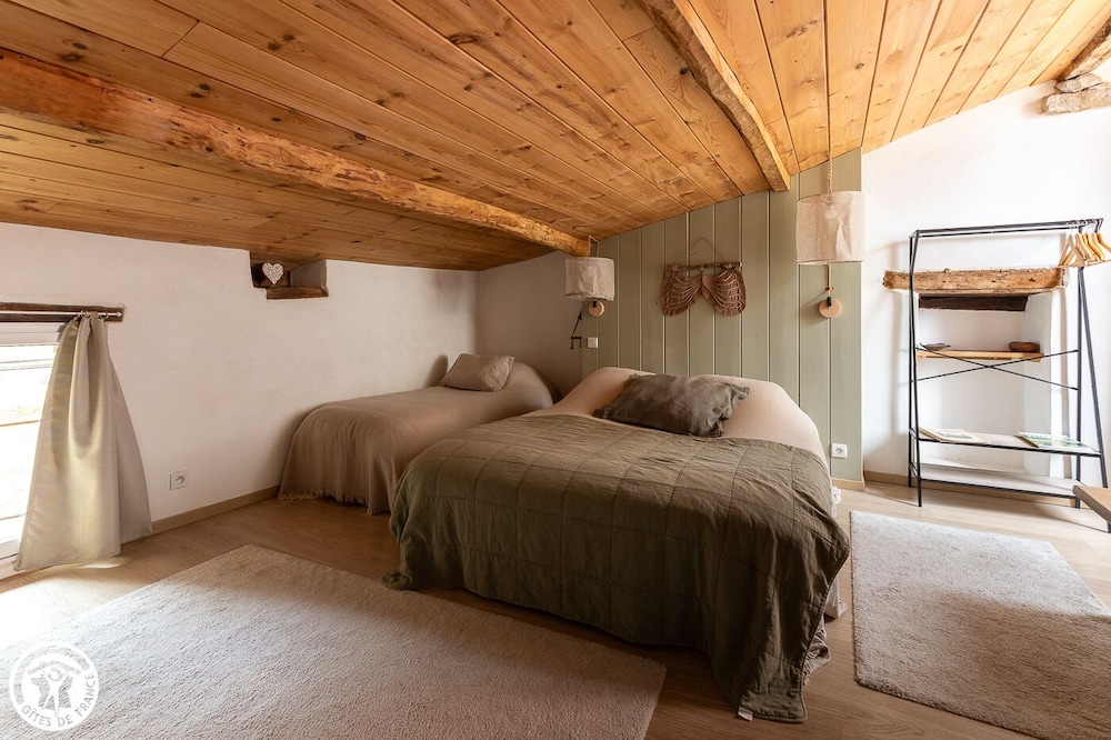 City Triple Room, Ensuite, City View