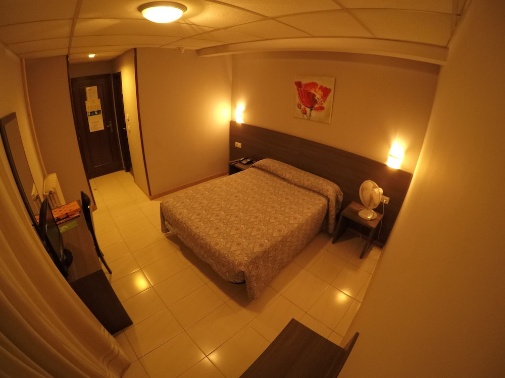 Single Room photo 2