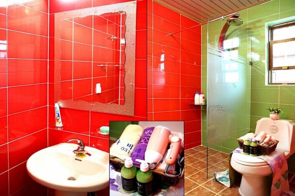 Room (Riv) - Photo 3
