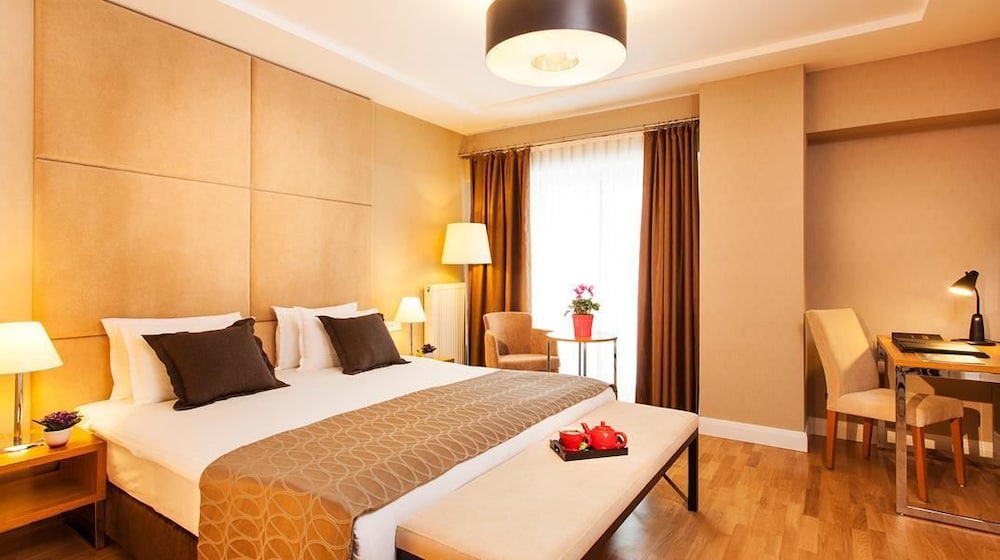 Junior Suite, 1 Bedroom, Accessible, City View photo 2