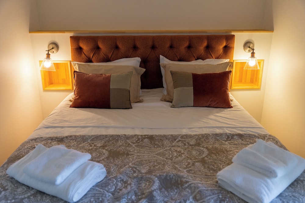 Deluxe Double Room, 1 King Bed photo 3