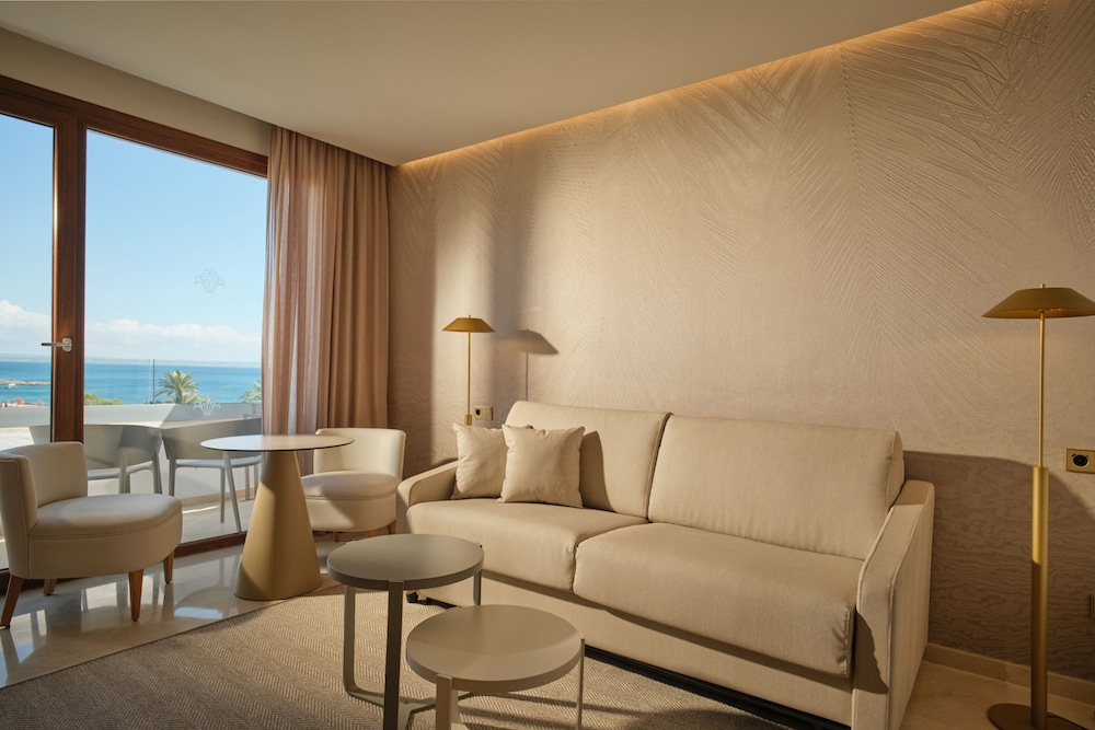 Suite Son Caliu Partial Sea View (VIP Lounge Included) - Photo 10