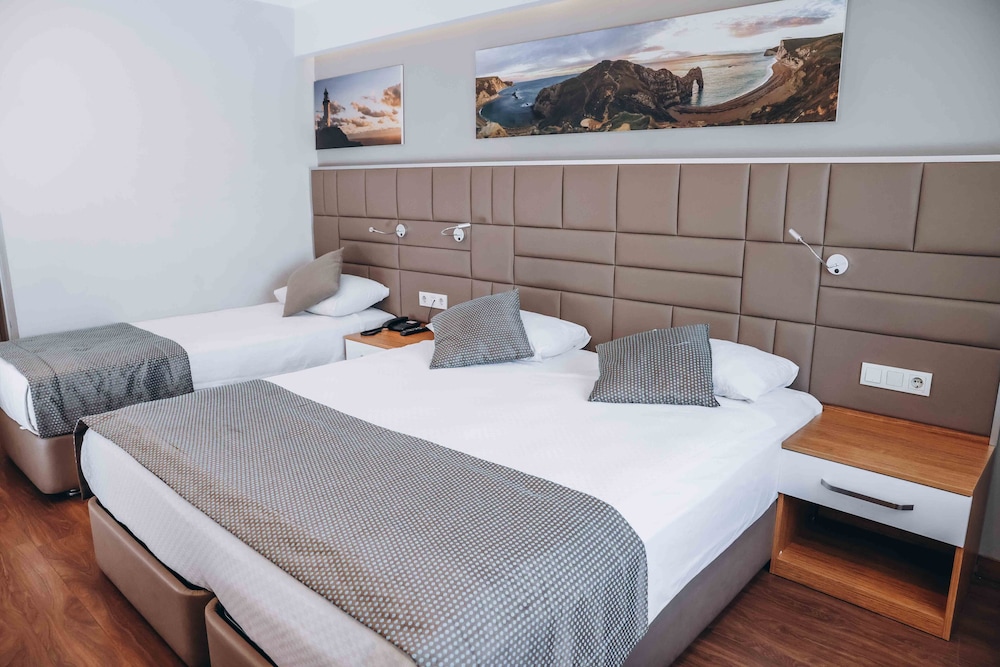 Family Room, Multiple Beds