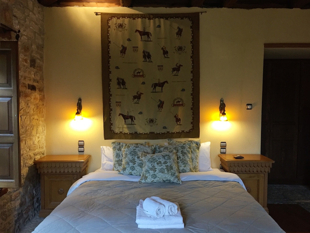 Deluxe Triple Room, 1 Bedroom, Mountain View