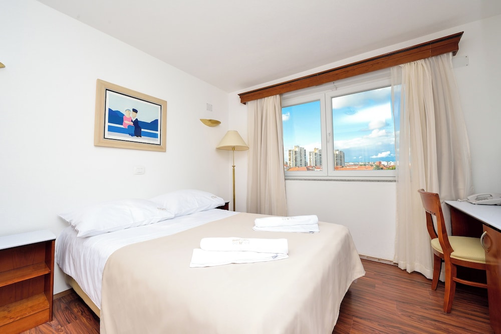 Double or Twin Room photo 1