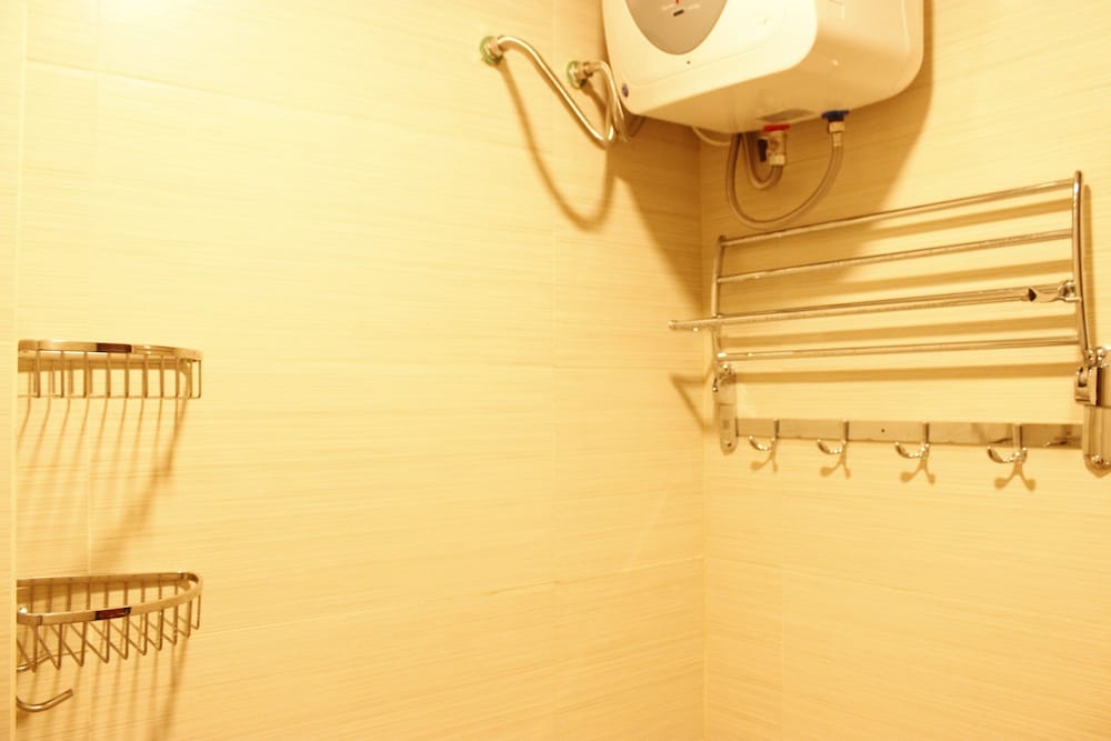 Room - Photo 4