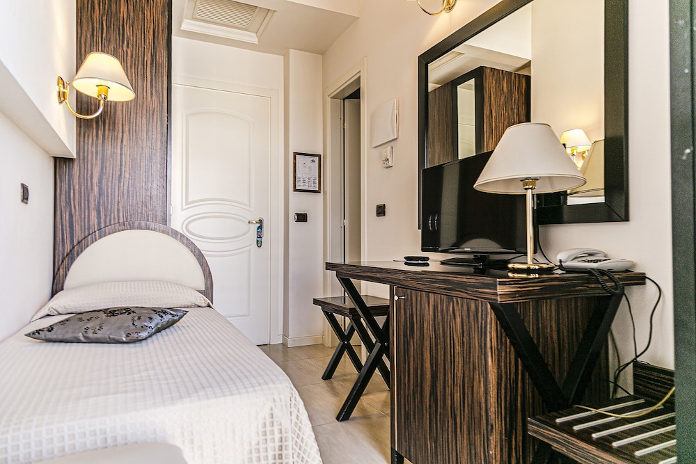 Standard Single Room photo 2